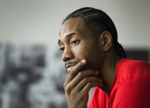 恒利决策 美记：莱昂纳德曾要求猛龙老板为其争取1500万美元代言