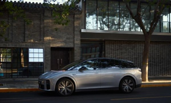 利赢汇 9月底上市 理想i6实车图公布 最高续航720km